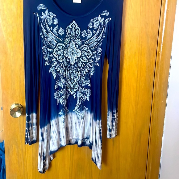 Vocal California blouse with beautiful iridescent wing rhinestones - Picture 8 of 8
